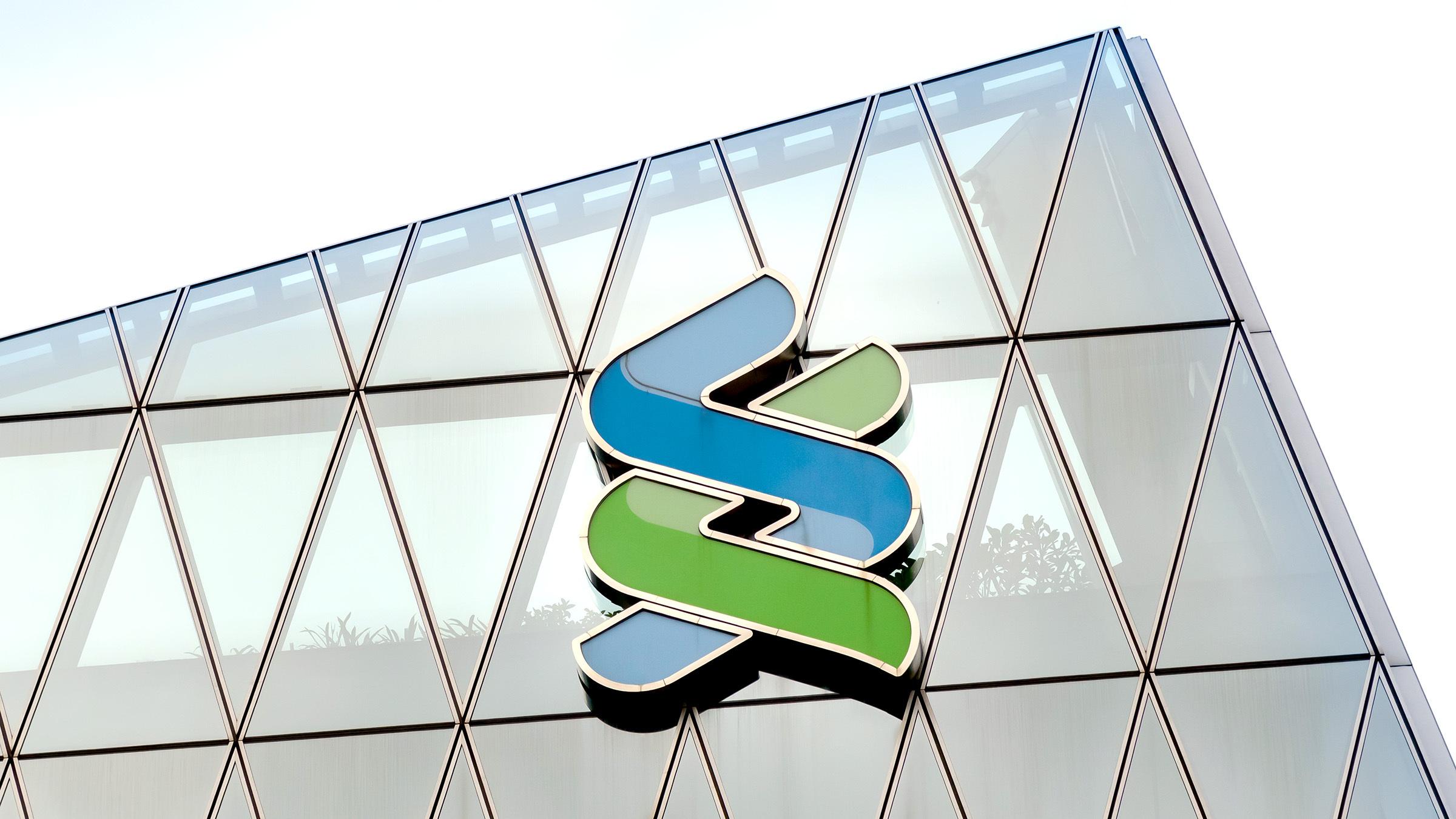 Standard Chartered Launches Bitcoin, Ethereum Trading Amid U.S. Stablecoin Focus