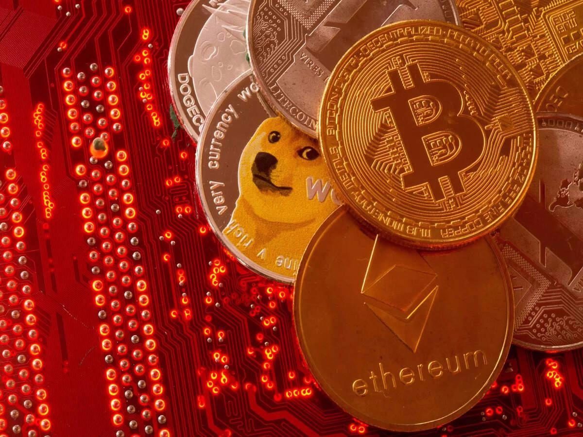 Bitcoin Drops to $117K, Pulling Down XRP, Dogecoin, and Ethereum